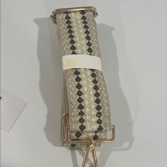 WanderFull Beige Quilted Crossbody Bag - Picture 3 of 6